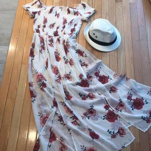 Women’s red/pink rose flow dress 🌹